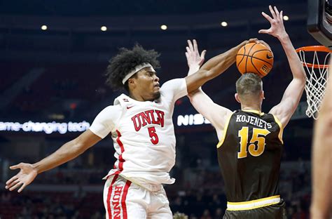 unlv vs wyoming basketball.